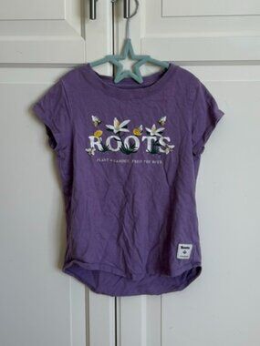 🐝💜 Roots Graphic T-Shirt – “Plant the Garden. Feed the Bees” – Size S (5–6) 💜